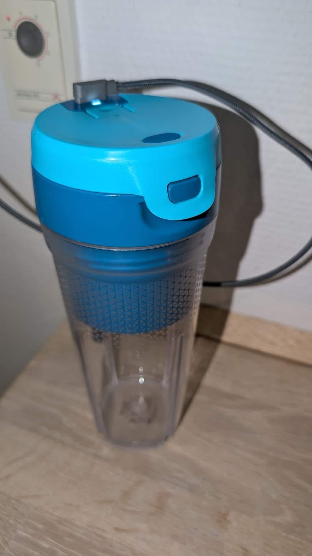 Tupperware Urbanmax Wireless Rechargable Portable Blender 350ml Blue